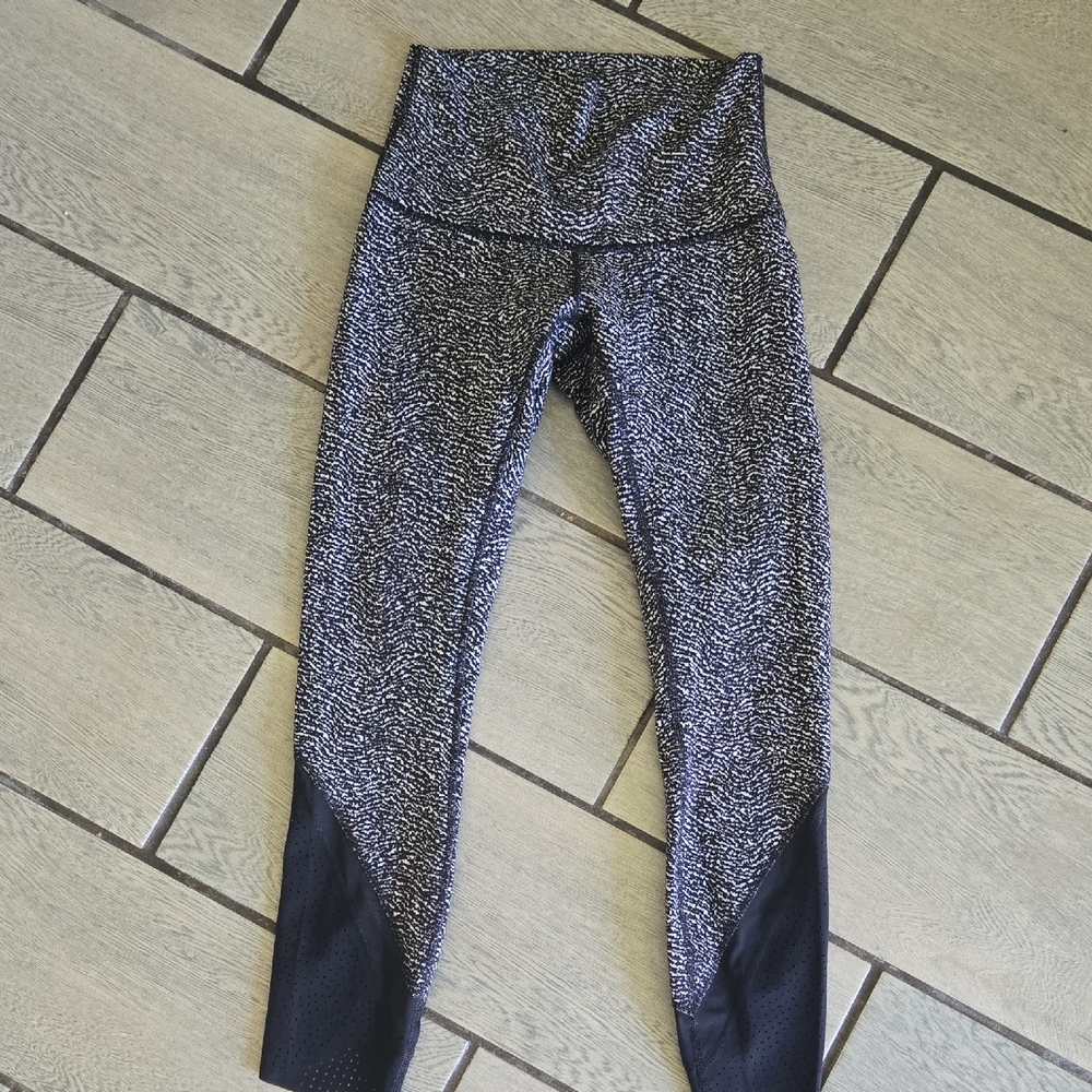 Lululemon High Rise Cropped Leggings Thick Compression Black White Speckle-4 L23